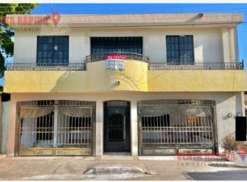 Casa · 208m² · 5 Recámaras · 2 Estacionamientos · Casa en Emiliano Zapata