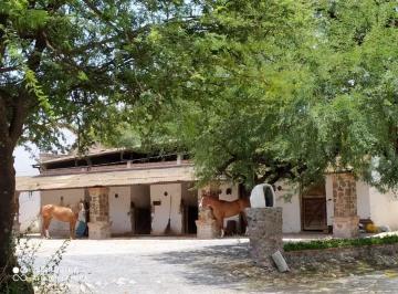 Terreno / Lote · 323m² · 3 Estacionamientos · Terreno en Venta Apaseo Gto