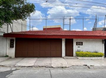 Casa de 3 habitaciones, Huixquilucan · Residencia en Venta en Fuente de Diana, Lomas de Tecamachalco