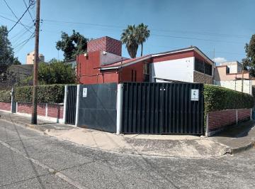 Casa de 3 habitaciones, Naucalpan de Juárez · Magnífica Propiedad con Gran Potencial en Ciudad Satélite.