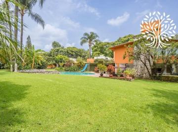Casa · 623m² · 6 Recámaras · 4 Estacionamientos · Casa en Fraccionamiento Rancho Cortes