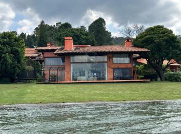 Casa en condominio de 4 habitaciones, Valle de Bravo · Casa en Venta en Condominio con Acceso Al Lago
