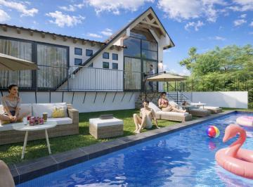 Casa de 3 habitaciones, Ixtapan de la Sal · Gladiola 44 Residencia Nueva con Acabados de Alta Calidad, Alberca, Jacuzzi Climatizado y Jardín.