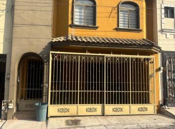 Casa de 3 habitaciones, Monterrey · Casa Venta Col. Mision Cumbres