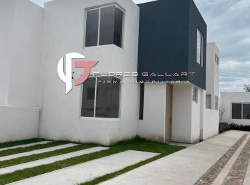 Casa en condominio · 117m² · 3 Recámaras · 2 Estacionamientos · Casa en Venta en Residencial Zarzales en Esquina Al Norte de La Ciudad de Aguascalientes