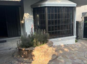 Casa de 4 habitaciones, San Pedro Garza García · Casa en Esquina Para Remodelar en Pedregal del Valle de San Pedro Garza García