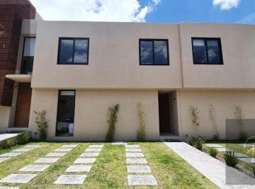 Casa · 165m² · 2 Recámaras · 2 Estacionamientos · Casa en Zákia, el marqués