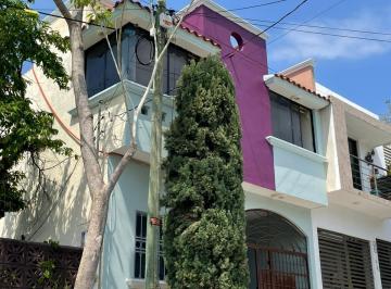 Casa · 180m² · 3 Recámaras · Casa en Venta a Pocos m de Plaza Las Americas, Tuxtla