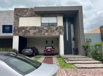 Casa · 350m² · 3 Recámaras · 4 Estacionamientos · Casa en La Campiña del Bosque