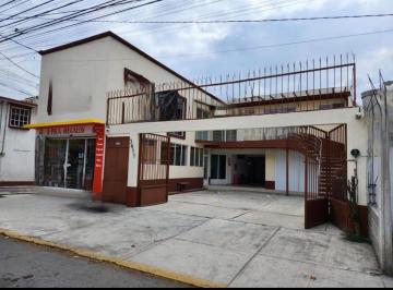 Edificio · 475m² · 6 Estacionamientos · Edificio Comercial en Venta en Metepec (Los 10 Locales Rentados)