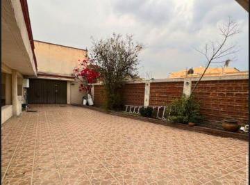 Casa · 170m² · 4 Estacionamientos · Casa en Venta Ubicada en El Estado de México.