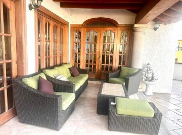Casa · 318m² · 3 Recámaras · 2 Estacionamientos · Casa en Jardines de Ahuatlán