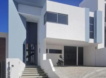 Casa · 350m² · 3 Recámaras · 2 Estacionamientos · Venta Casa Bosques del Refugio Leon Gto #3