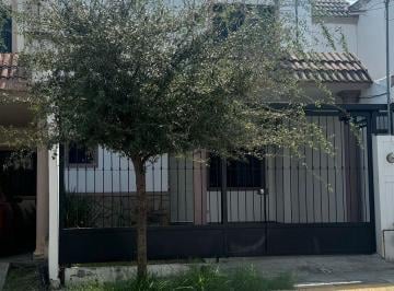 Casa de 3 habitaciones, Monterrey · Casa en Venta en Real de Cumbres 1er Sector – Lista Para Habitar