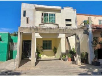 Casa · 159m² · 2 Recámaras · 2 Estacionamientos · Casa en Fraccionamiento Prados del Sur