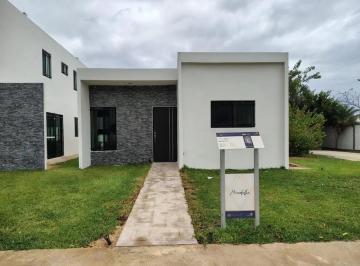 Casa de 2 habitaciones, Mérida · Estrene Casa de un Nivel Mod. Medellín II en Las Américas