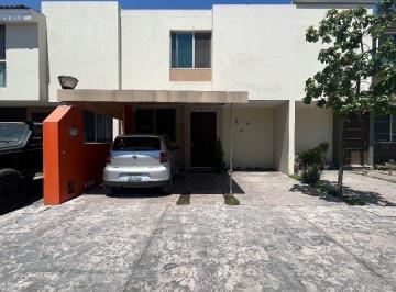 Casa de 3 habitaciones, Zapopan · Casa en Venta Dentro de Coto