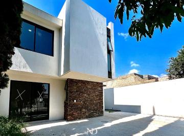 Casa de 4 habitaciones, Tlajomulco de Zúñiga · Estrena Casa en Jardines de Sta Anita. Lista Para Entrega
