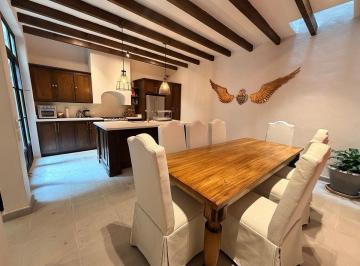 effd694d8f79ae34561f93a3fb49d34f39fa73fab783c80a5a32a6d0c535f276 · Casa en Venta en El Centro de San Miguel de Allende con Cochera y Rooftop