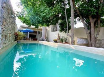 Casa · 158m² · 2 Recámaras · 1 Estacionamiento · Encantadora Casa en Venta Amueblada Centro Santiago (Avc - 2717)