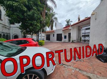 Casa · 1620m² · 6 Recámaras · 10 Estacionamientos · Casa en Venta Centro de Cuernavaca