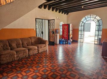 Casa · 1620m² · 6 Recámaras · 10 Estacionamientos · Casa en Venta Centro de Cuernavaca