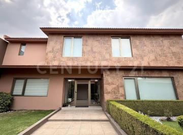 Casa · 453m² · 4 Recámaras · 4 Estacionamientos · Casa en Venta en Fracc La Virgen, Metepec | Privada con Vigilancia 24/7