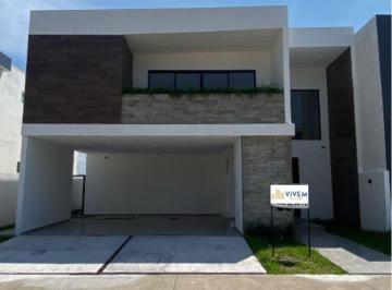Casa · 234m² · 3 Recámaras · 2 Estacionamientos · Punta Tiburón Laguna VI, Casa en Venta con Jardín y Lista Para Entregar.