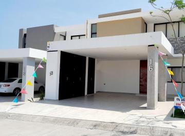 Casa · 223m² · 3 Recámaras · 2 Estacionamientos · Casa en Venta con Recamara en Planta Baja