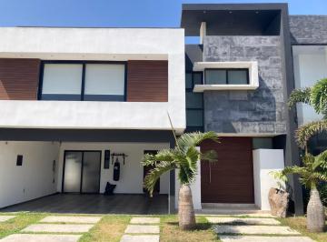 Casa · 330m² · 3 Recámaras · 2 Estacionamientos · Punta Tiburon, Laguna 4 Casa en Venta 3 Recamaras, Alberca y Cuarto de Servicio