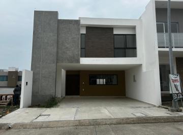 Casa · 211m² · 3 Recámaras · 2 Estacionamientos · Lomas del Dorado, Casa en Venta 3 Recamaras Frente Area Verde