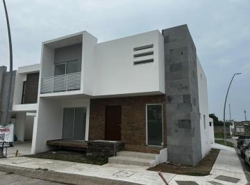 Casa · 188m² · 3 Recámaras · 2 Estacionamientos · Lomas del Dorado, Casa en Venta en Esquina 3 Recamaras, Cuarto de Servicio, Frente Area Verde