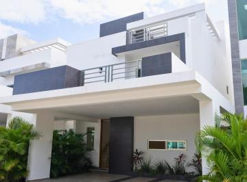 Casa · 320m² · 4 Recámaras · Casa en Aqua Residencial