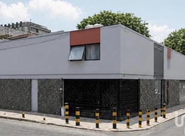 Casa · 470m² · 5 Recámaras · 3 Estacionamientos · Casa con Uso de Suelo Comercial Para Oficinas o Negocio