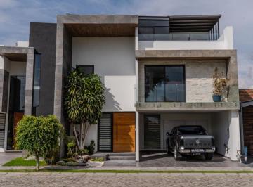 FACHADA · Casa en Fraccionamiento Bosques de Zavaleta