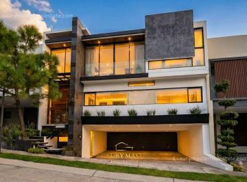 Casa · 431m² · 4 Recámaras · 6 Estacionamientos · Casa en Venta en Colinas Virreyes Coto en Andares