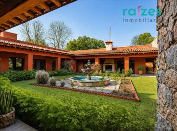 Casa de 4 habitaciones, San Juan del Río · Venta | Hacienda Contemporánea de un Nivel | 582 m² | 5,000 m² de Terreno | San Juan del Río