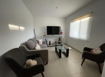 Casa de 3 habitaciones, El Marqués · Renta Casa Amueblada en Zibata