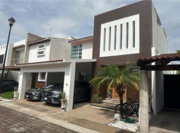 Casa de 3 habitaciones, Corregidora · Casa en Venta en Privada Bellavista Corregidora El Pueblito