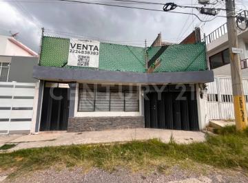 Casa · 106m² · 3 Recámaras · 1 Estacionamiento · Casa en Venta de un Piso - Fraccionamiento Arcos de Santa Cruz" Para Remodelar"