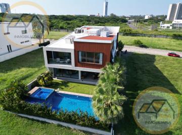 Casa · 670m² · 3 Recámaras · 5 Estacionamientos · Casa en Venta en Frac. Residencial Club de Golf 2 Riberas