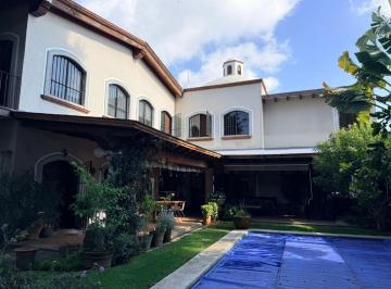 Casa · 450m² · 4 Recámaras · 2 Estacionamientos · Casa en Fraccionamiento en Reforma Cuernavaca - Roq - 1368 - Fr
