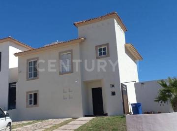 Casa · 132m² · 3 Recámaras · 2 Estacionamientos · Casa en Venta en Esquina, Frac Santa Clara, Chihuahua