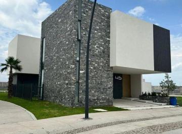 Casa en condominio · 365m² · 2 Recámaras · 2 Estacionamientos · Residencia en Venta – Punta del Cielo, Aguascalientes