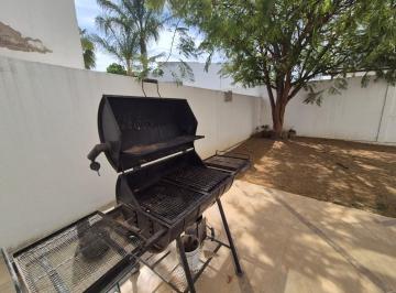 Casa · 340m² · 3 Recámaras · 2 Estacionamientos · Casa en Venta Zona Norte Fracc. Porta Fontana