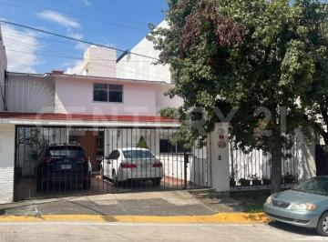 Casa · 529m² · 5 Recámaras · 2 Estacionamientos · Casa en Venta, Tecamachalco, Huixquilucan, Edomex.