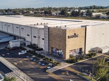 Bodega comercial · 21221m² · 102 Estacionamientos · Terreno en Renta en Zapopan