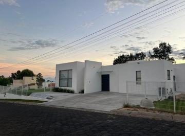 Casa de 4 habitaciones, Tarímbaro · Casa en Venta en Club Campestre Erandeni, Morelia, Michoacán