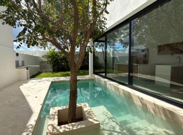 Casa · 259m² · 4 Recámaras · 2 Estacionamientos · Venta de Casa en Parque Central Cholul Mérida Yucatán