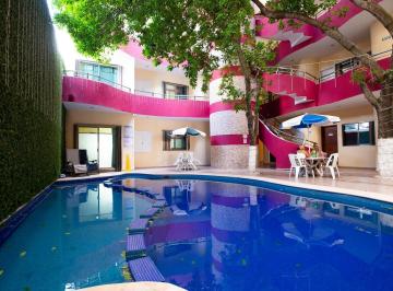 Departamento · 95m² · 3 Recámaras · Departamento en Renta en Playa del Carmen de 3 Recamaras a Pasos del Mar.